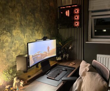 Wall mounted PC set up