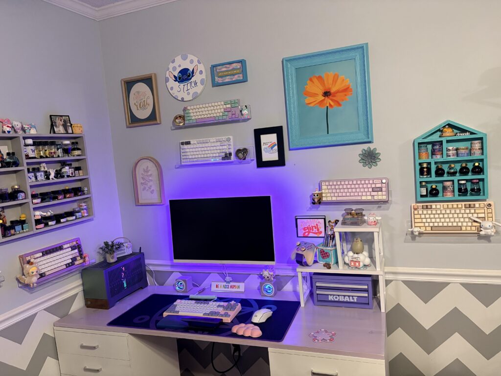 Added a little desk stand to my set up :)