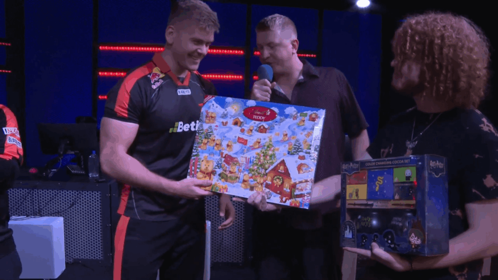 blameF received an advent calendar and a Harry Potter cocoa set as an MVP award at Fragadelphia Blocktober