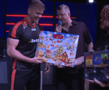 blameF received an advent calendar and a Harry Potter cocoa set as an MVP award at Fragadelphia Blocktober