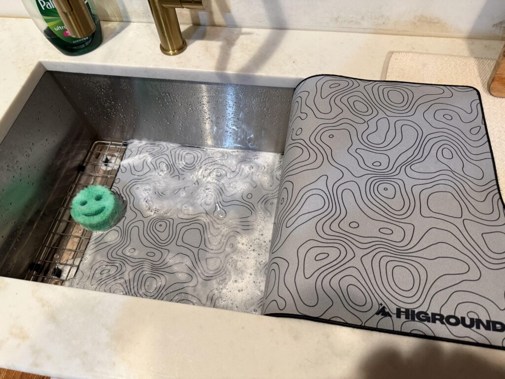 Does anyone else clean their mouse pad like this? Lol
