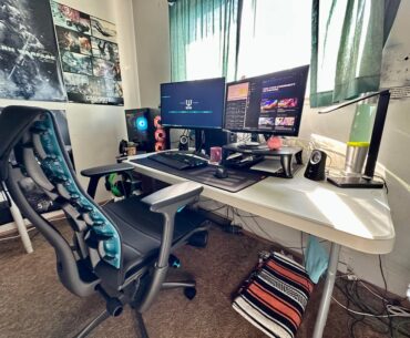 Folding tables are an underrated option for battle stations