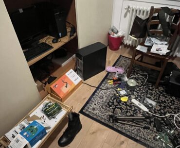 gf needed a setup for her desktop