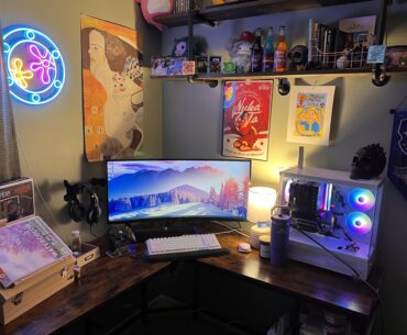 I finally got a curved monitor and replaced my dual screens. She’s perfect! 👾🎮