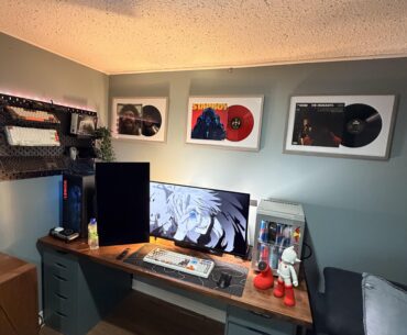 My 2025 battle station 🇨🇦