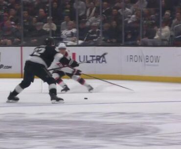 Clarke's power-play goal ends Kings' 3-game losing streak