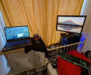 Perfect harmony. (ubuntu:pc+windows:laptop) with peripherals.