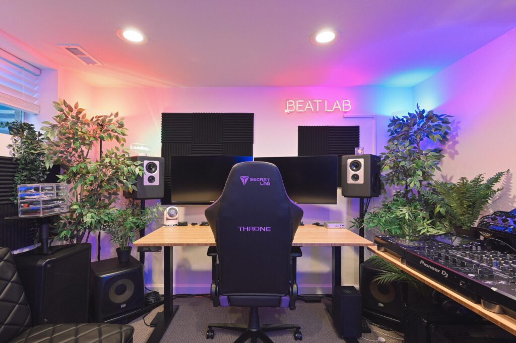 Have known of this community for over 10 years and want to share what I've built to bring others the same inspo I've enjoyed from you all over the years. Cheers