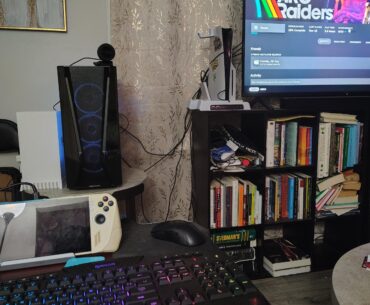 Old Rig in the living room as a gaming setup, nothing fancy