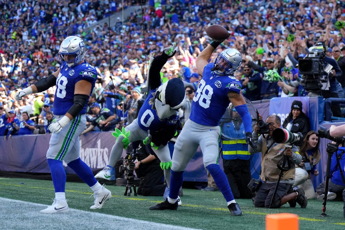 NFL Week 13 schedule rankings: Top 5 Sunday games with the coolest jersey combinations NFL Week 13 schedule rankings: Top 5 Sunday games with the coolest jersey combinations