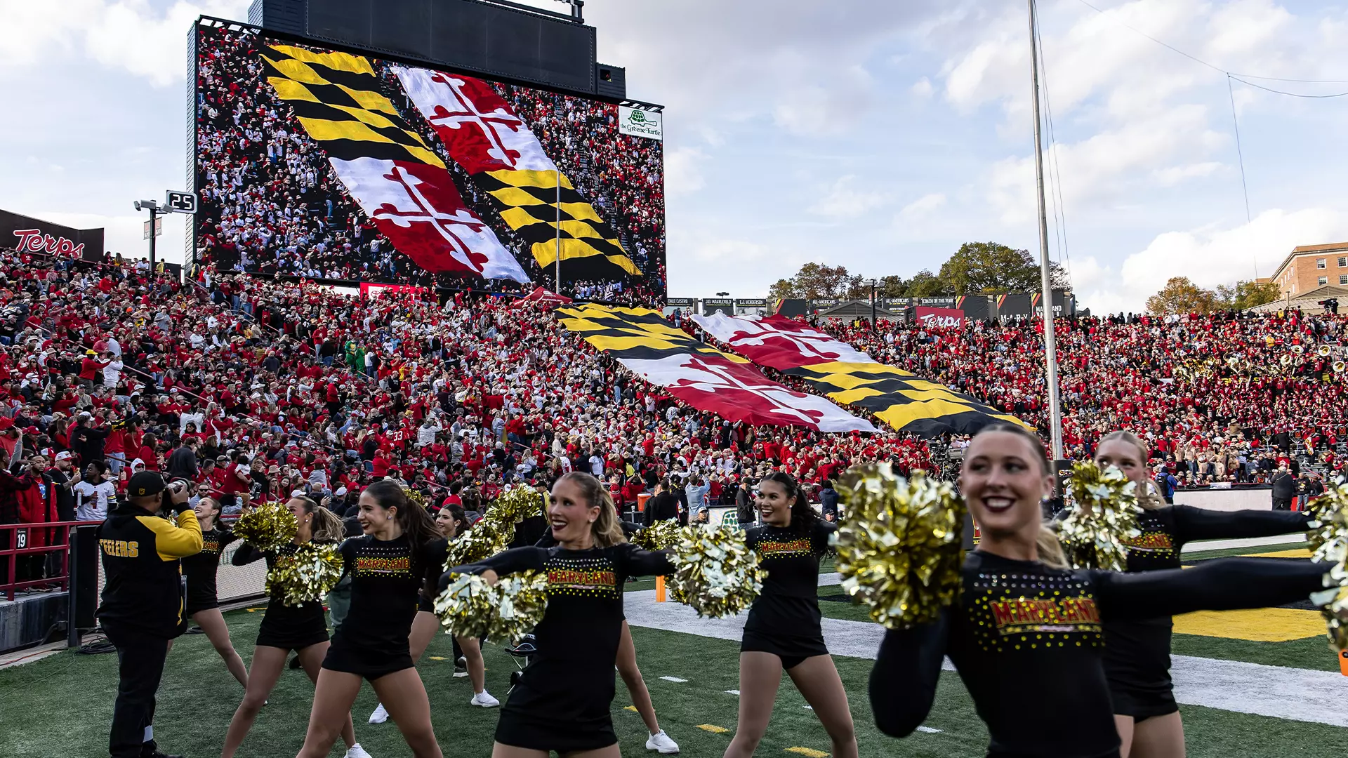 Cheerleaders and Fans