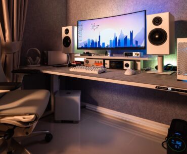 After careful measurement, finally pulled the trigger on the new desk.