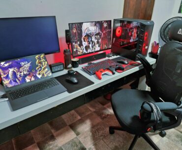 My battlestation! The place where I play games and try to study as well.
