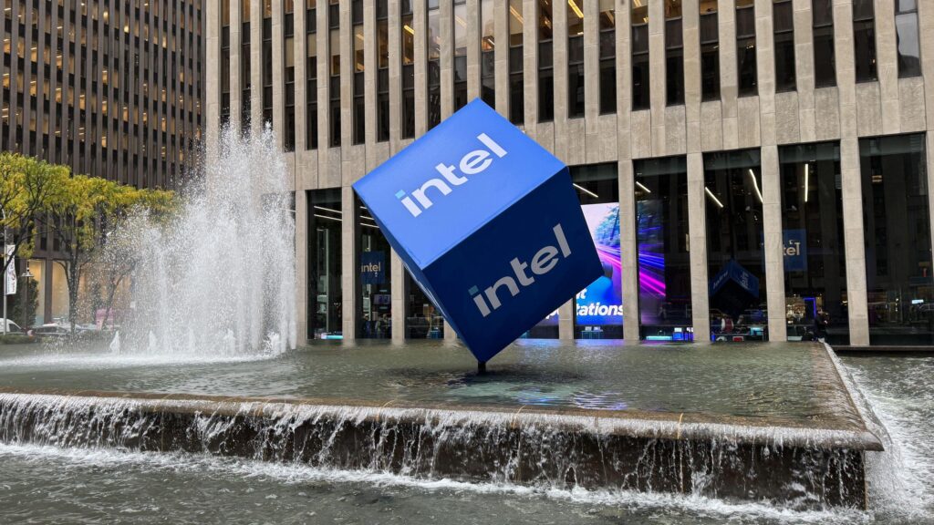 Laid-off Intel employee allegedly steals 'Top Secret' files, then disappears