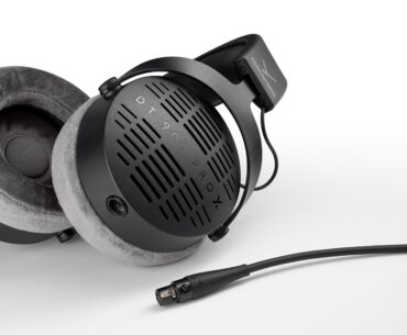 Another „Gaming Headset“ bites the dust, tired of overpriced/hyped headphones.