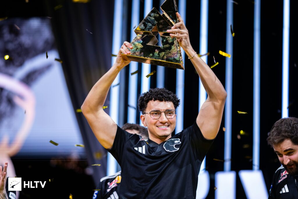 Should he be considered a top tier coach or it's just the FalleN effect?