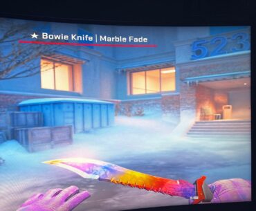 bought the knife a couple days ago and just pulled these gloves today😜