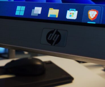 Never noticed that i have a fake HP monitor..