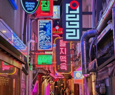 I visited Euljiro, Seoul. Light industry by day, bars and restaurants by night.
