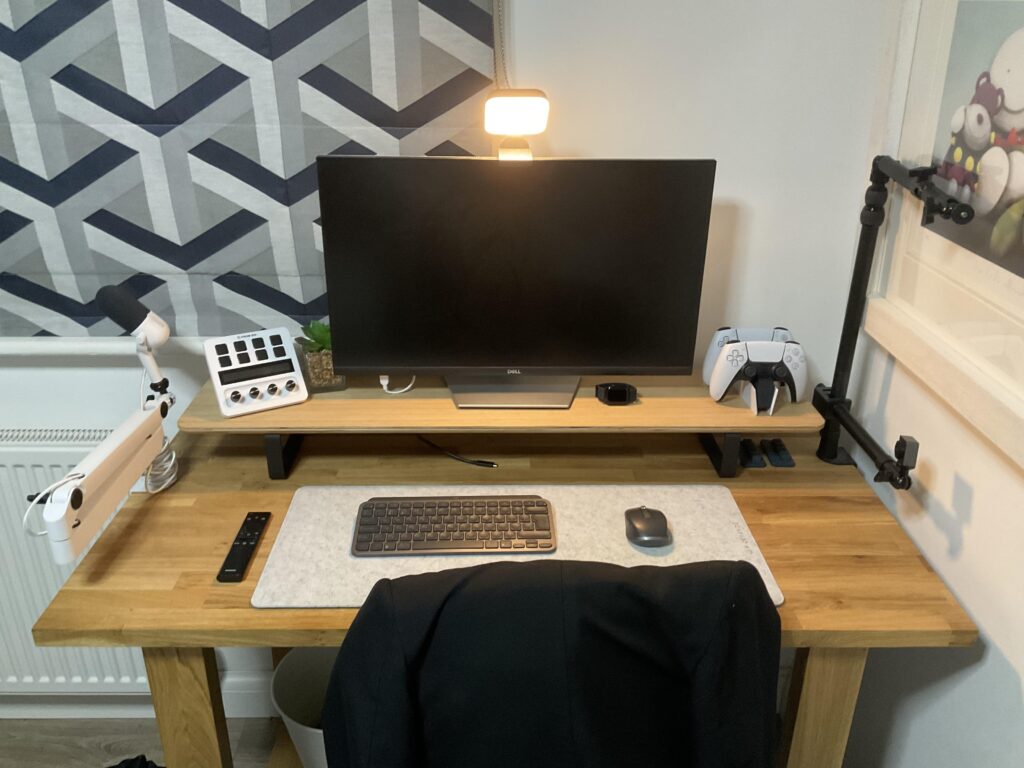 Improved Desk Setup, Love some advice ❤️