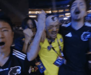 The Chinese Furia superfan who was the only person at their paid signing didn’t get tickets for the final but was invited by a Brazilian streamer