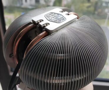 The old CPU cooler I just replaced   it’s really rare to see this kind of design nowadays