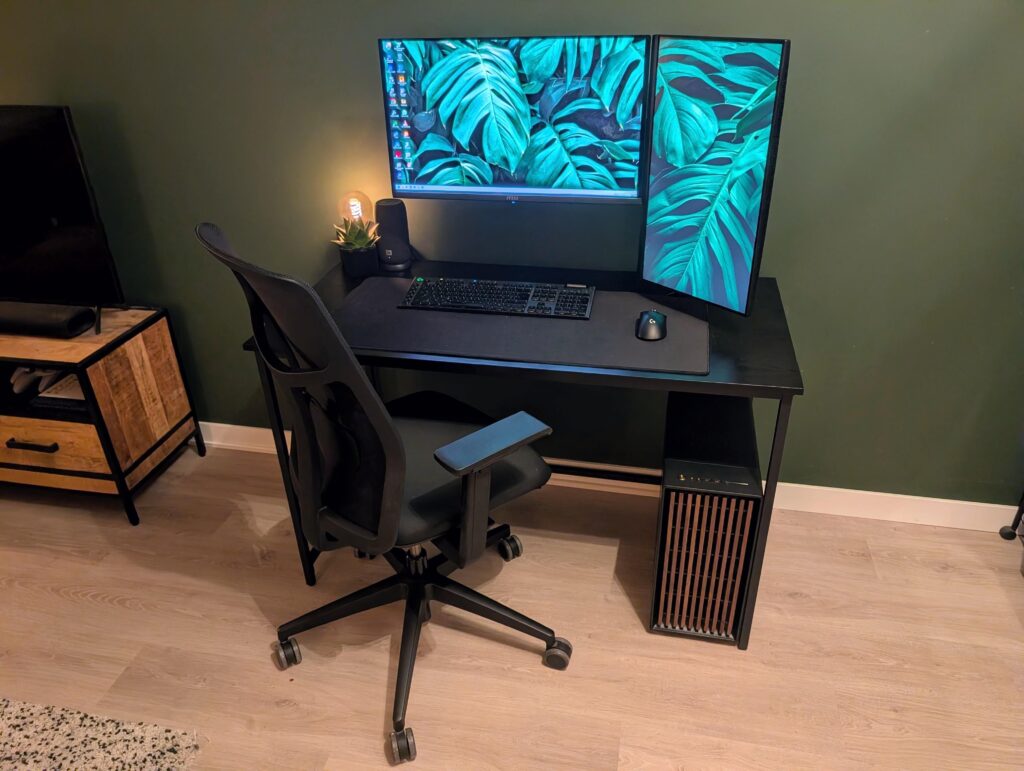 Blending my Battlestation in the living room of my small apartment