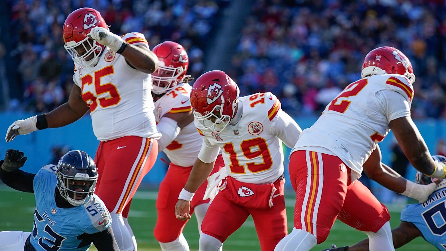 Chiefs Handed Brutal Grade After Disastrous Titans Game Chiefs Handed Brutal Grade After Disastrous Titans Game