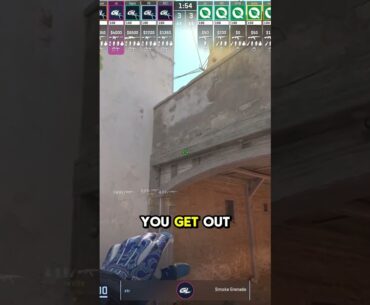 This Smoke Lets You Take Dust 2 Long Solo