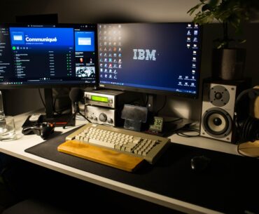 New deskmat. It really ties the setup together. Whataya think?