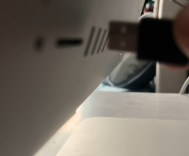 Why does iMac spark when I connect printer?