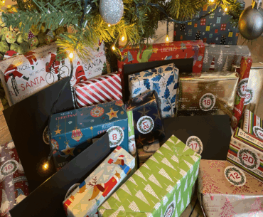 Tabletop gift guides