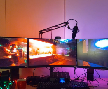 On triple monitor