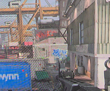 Can someone please help me fix this I've tried everything! Modern warfare 2019, 165 hz monitor with a Gpu 5070. It does not look like screen tearing instead choppy blocks!!.