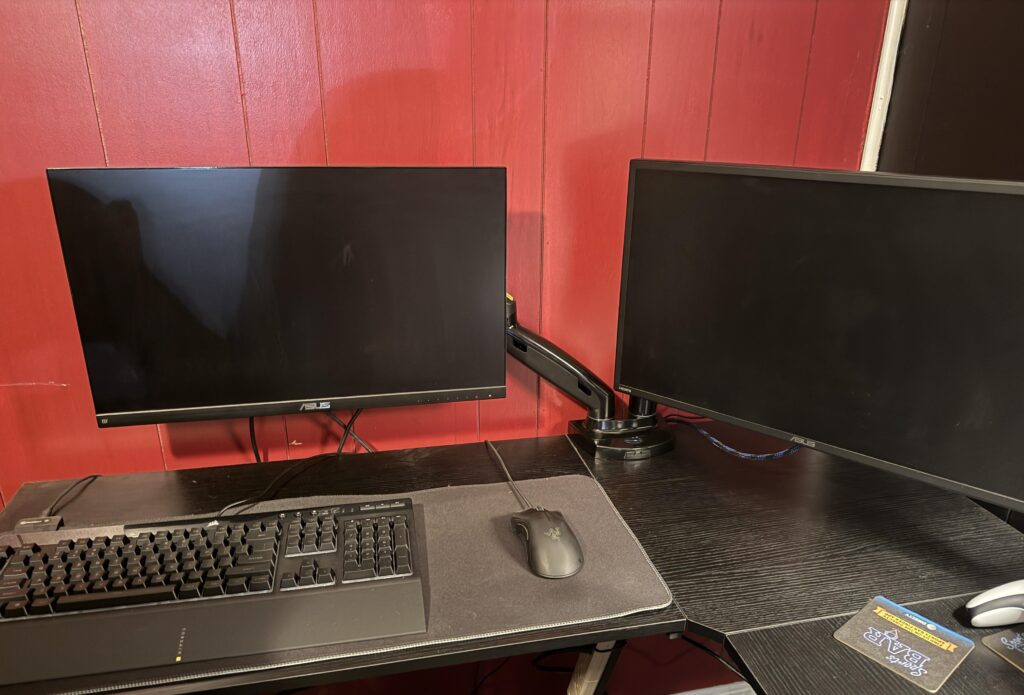 Tips on how to get monitors aligned? The only way I’m seeing is if my desk wasn’t against the wall where the right arm could go back. It’s a huanuo mount.