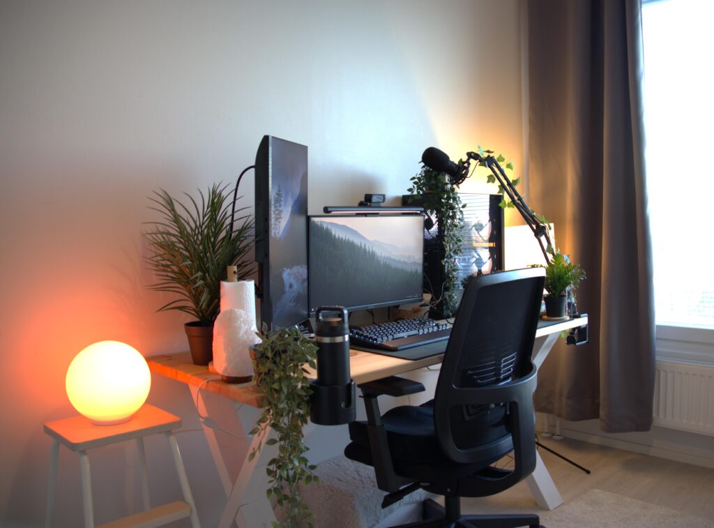 I got a new chair, desk setup feels now completed