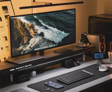 Anyone knows what over-monitor/lightbar lamp this setup is using?