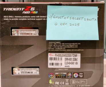 [GIVEAWAY] 64 Gigabytes of Holiday Cheer!