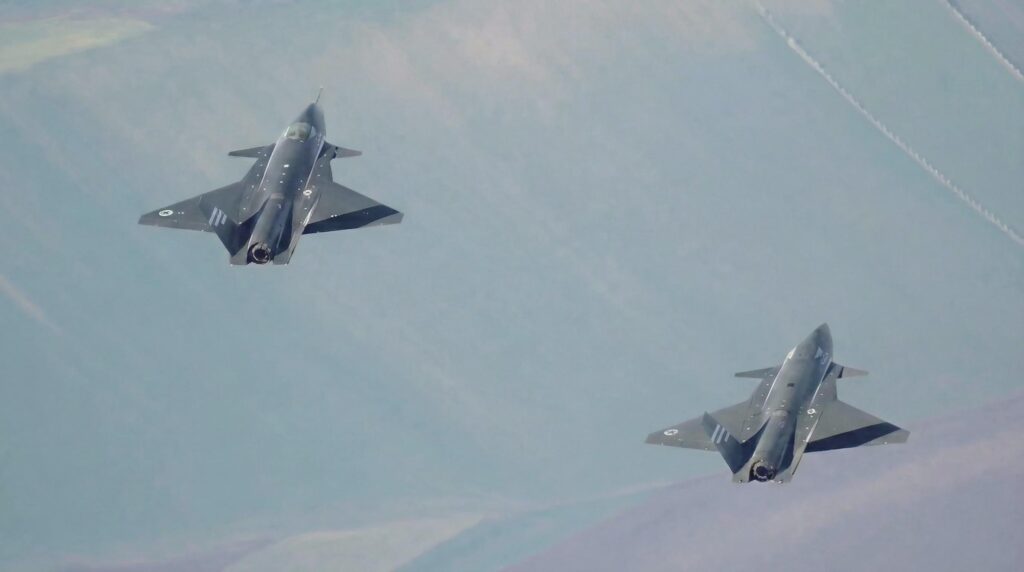 Bayraktar KIZILELMA achieves a world first: two unmanned fighter jets perform an autonomous flight in close formation.