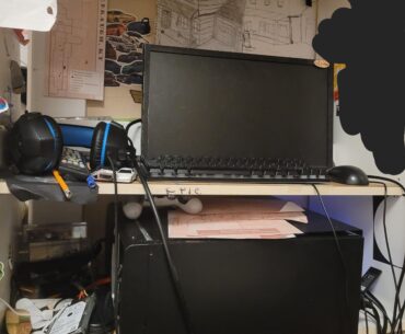 heres my shitty battlestation!