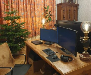 there is no law that says a battlestation must face the wall