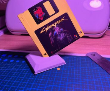 I made a cyberpunk floppy disk