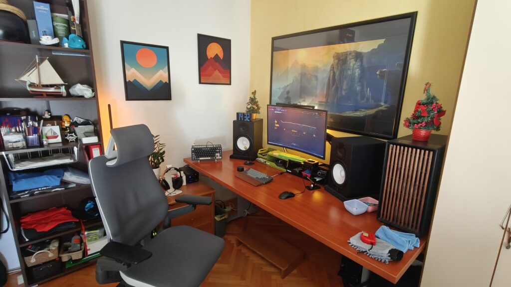 Finally mounted the monitor arm