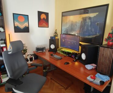 Finally mounted the monitor arm