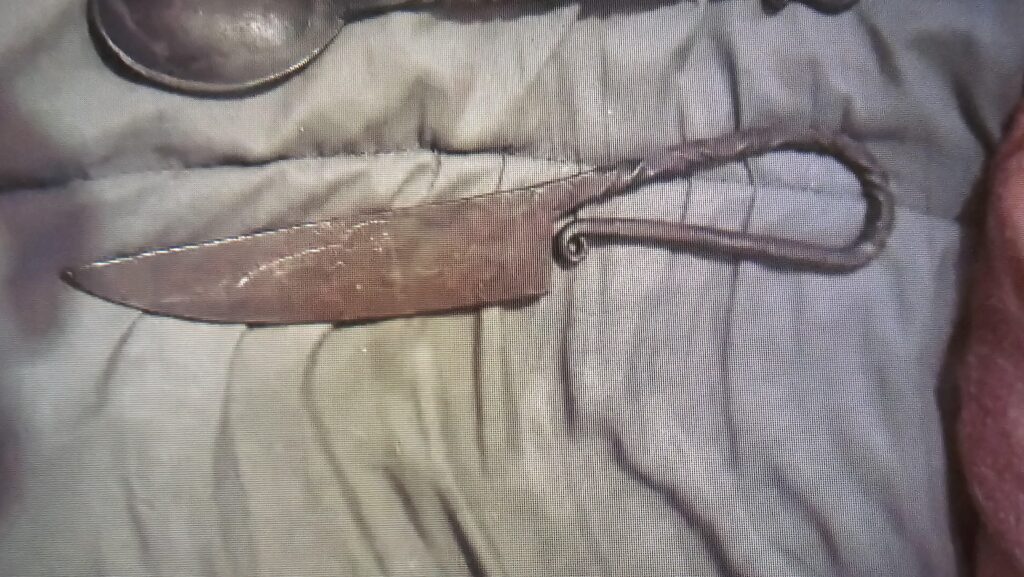 Familiar looking knife