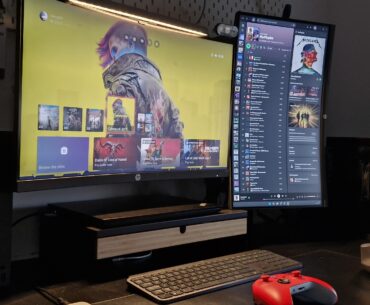 Updated: pushed my vertical monitor a bit higher up and i think it looks better now