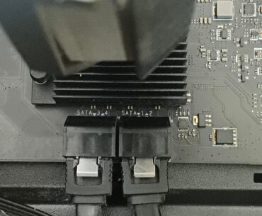 MSI PRO B650-S WiFi – Only 2 SATA ports usable? Other 2 covered with non-removable plastic?