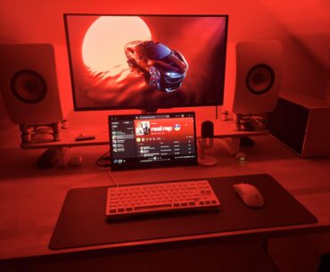 minimal setup - except maybe for the speakers?