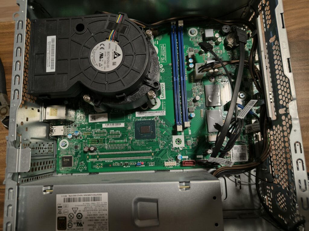 Anti-Upgrade motherboard design from lenovo
