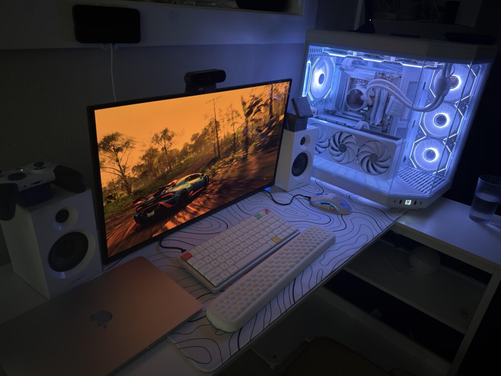 Here's my Battlestation :)